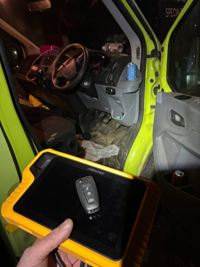 auto locksmith Leeds does car key programming